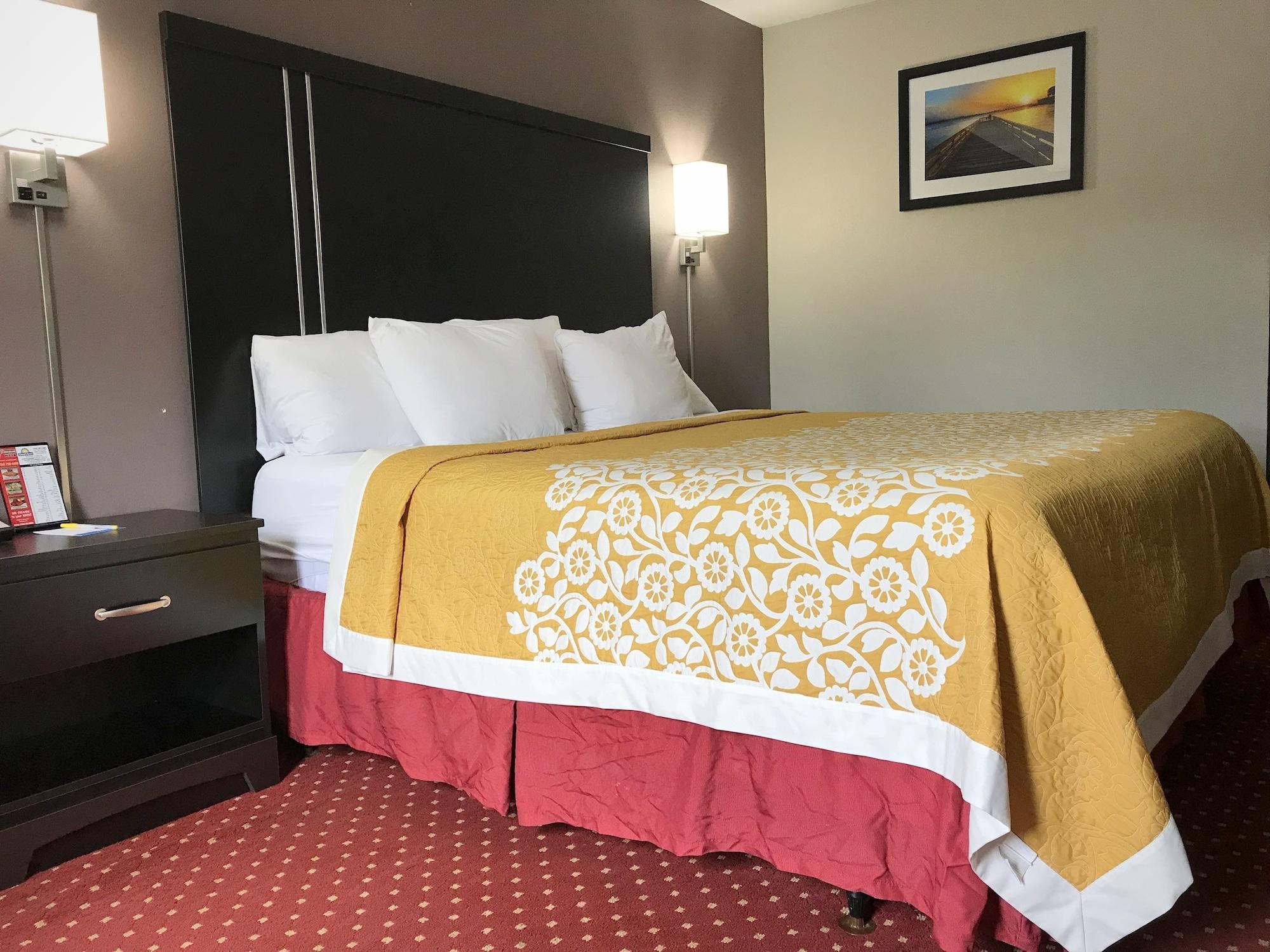 Days Inn By Wyndham Livonia Canton Detroit Екстериор снимка