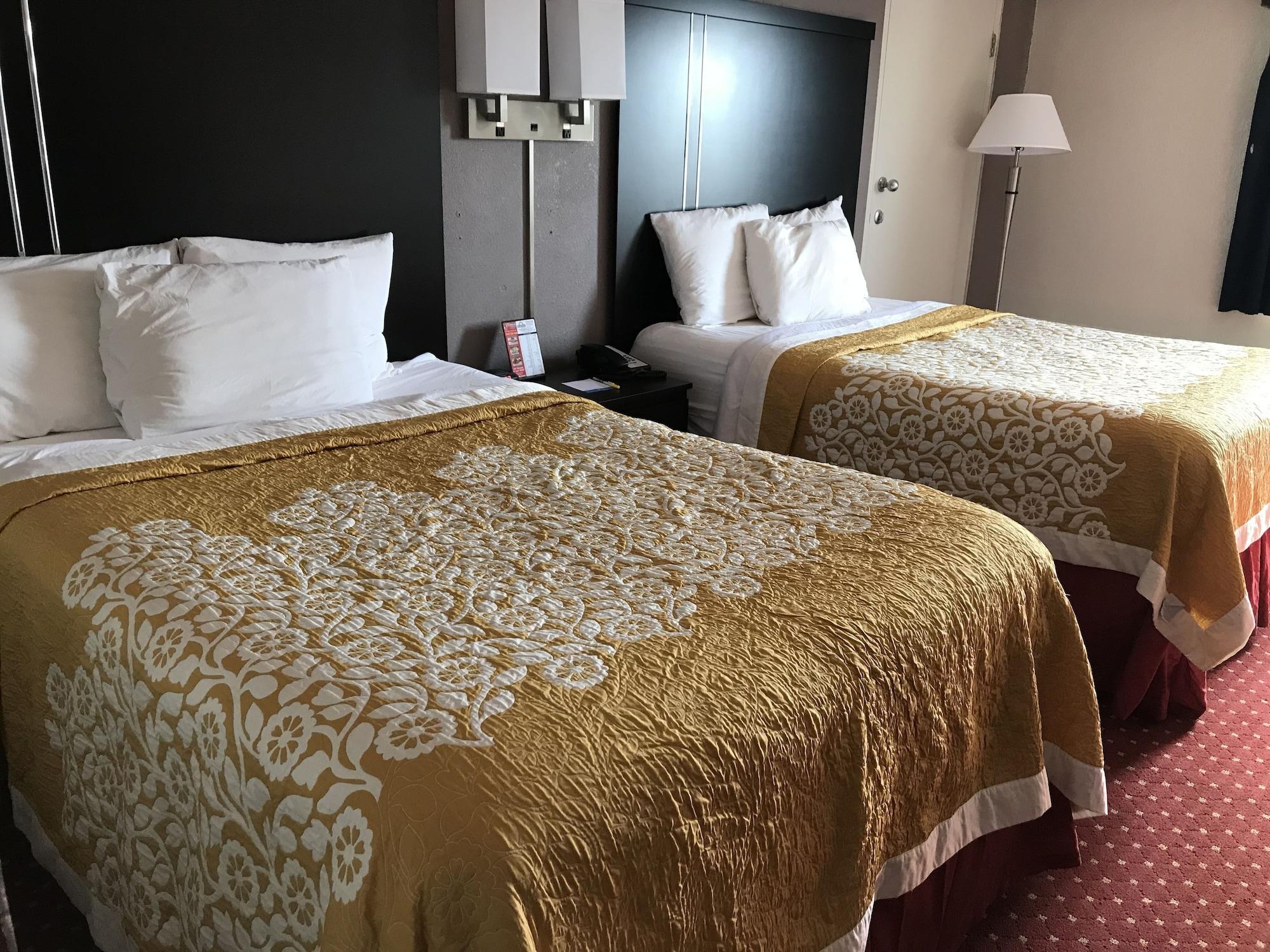 Days Inn By Wyndham Livonia Canton Detroit Екстериор снимка