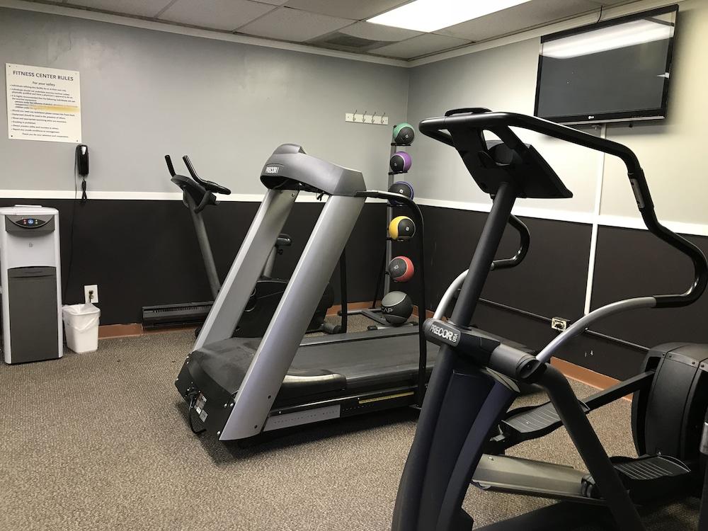 Days Inn By Wyndham Livonia Canton Detroit Екстериор снимка