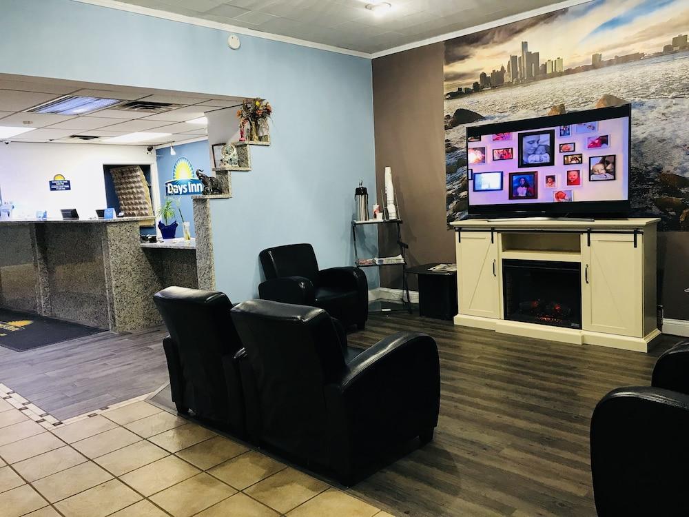 Days Inn By Wyndham Livonia Canton Detroit Екстериор снимка