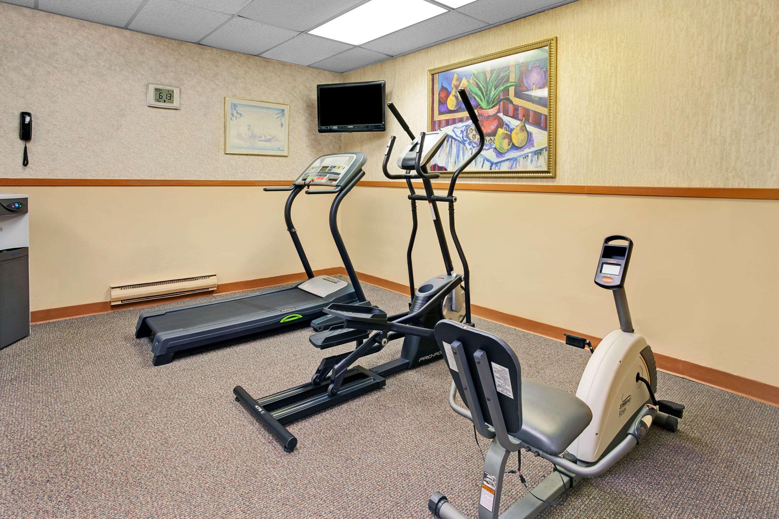 Days Inn By Wyndham Livonia Canton Detroit Екстериор снимка