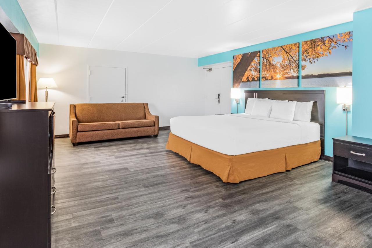 Days Inn By Wyndham Livonia Canton Detroit Стая снимка