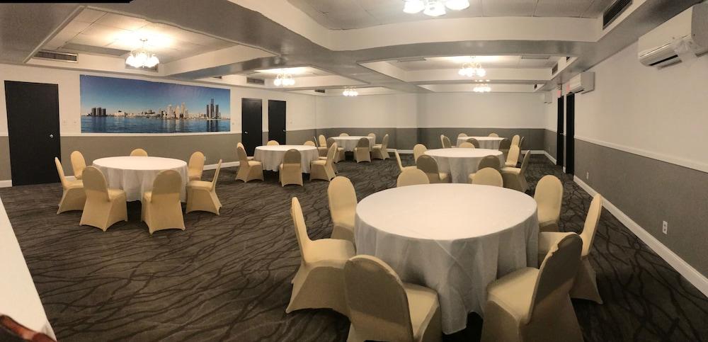 Days Inn By Wyndham Livonia Canton Detroit Екстериор снимка
