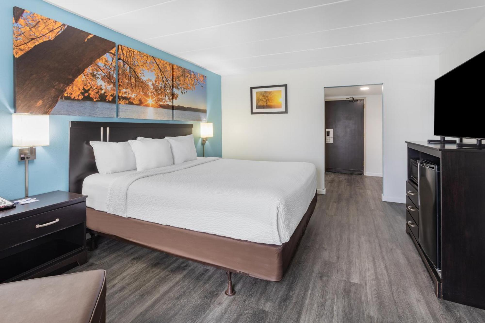 Days Inn By Wyndham Livonia Canton Detroit Стая снимка